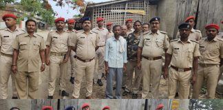 कुण्डवा चैनपुरमा फरार हत्या अभियुक्तको घर जफत प्रक्रिया सुरु